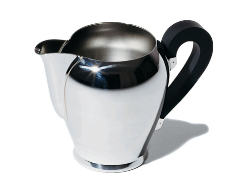 bombé milk jug