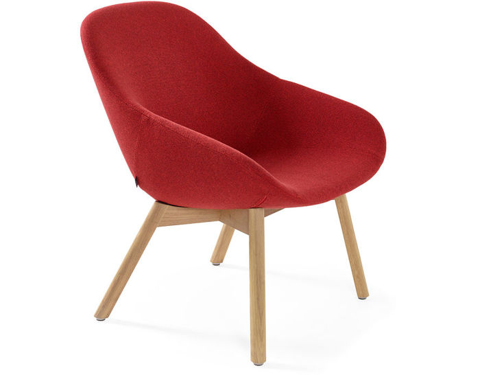 beso lounge chair with wood base