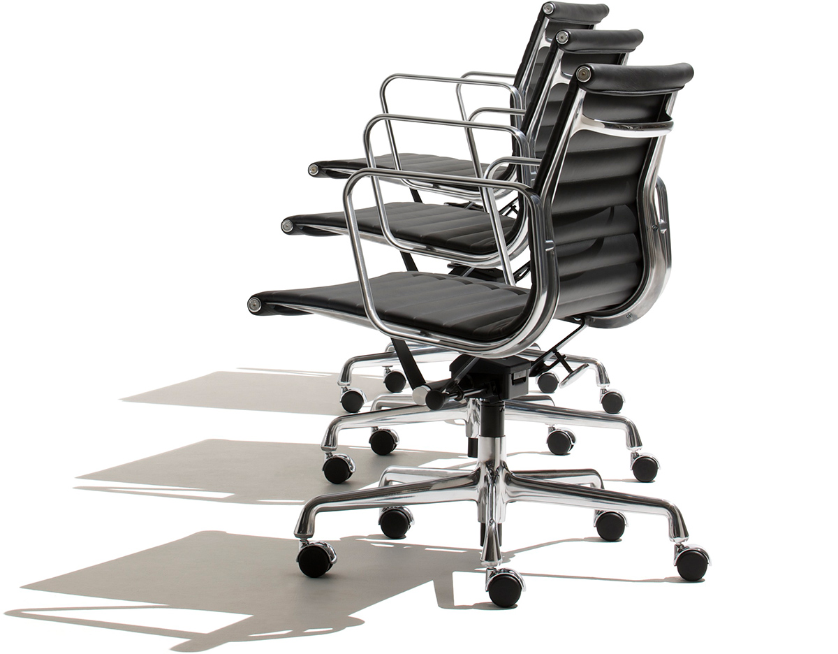Eames® Aluminum Group Management Chair - hivemodern.com