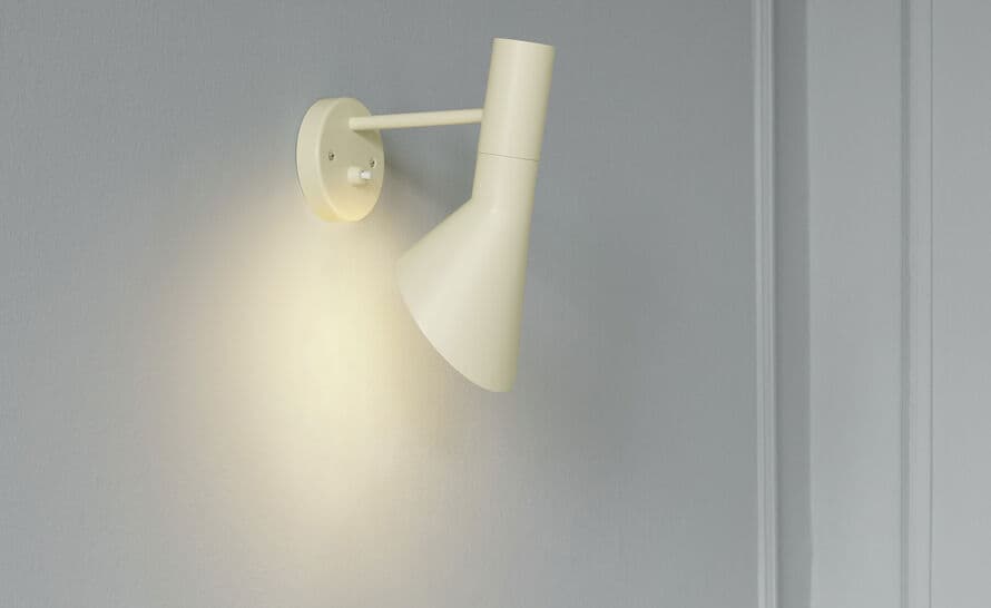 arne jacobsen wall lamp