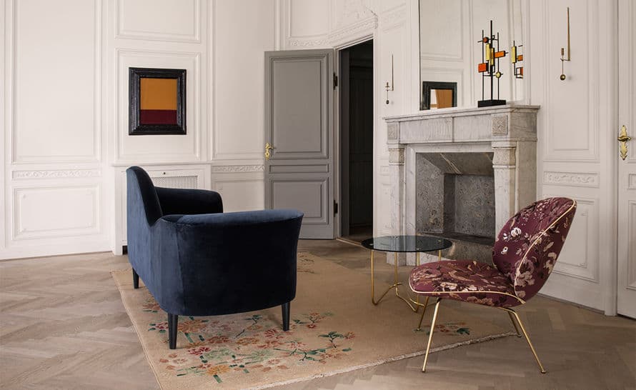 beetle lounge chair with conic base
