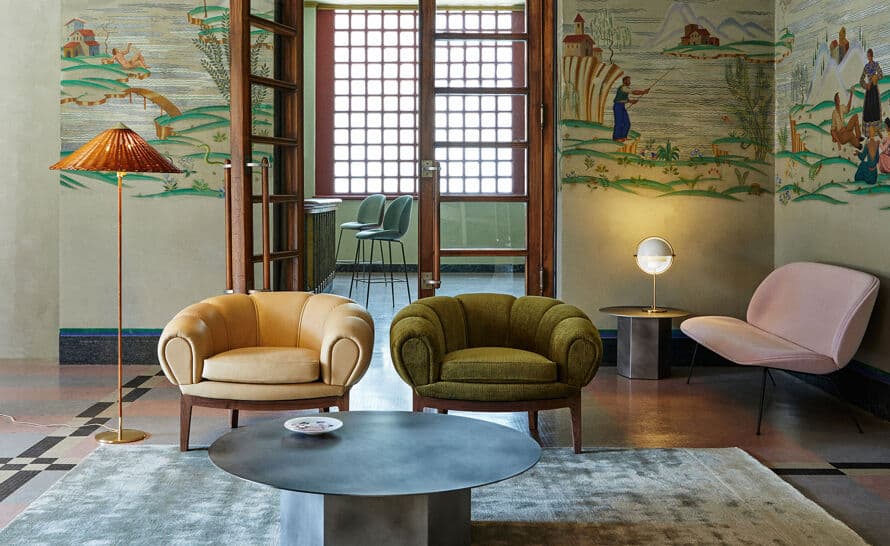 croissant lounge chair