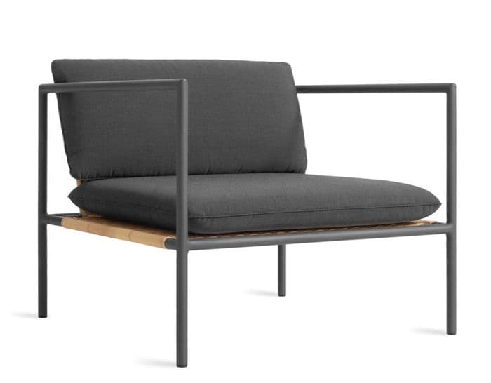 dog days outdoor lounge chair