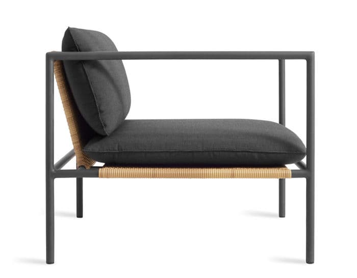 dog days outdoor lounge chair