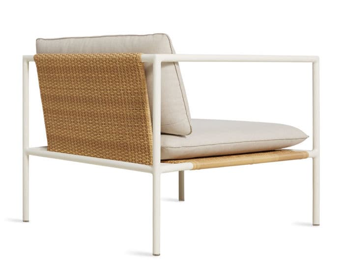 dog days outdoor lounge chair