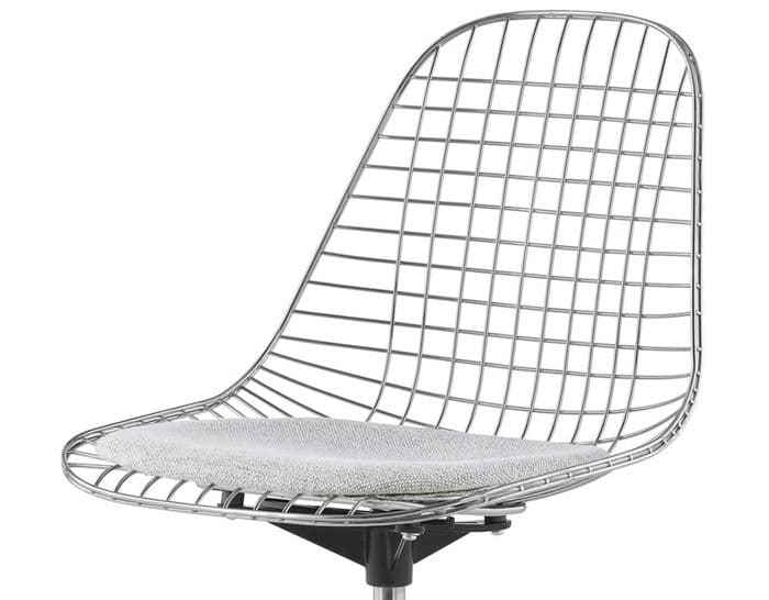 eames&reg; wire side chair with task base