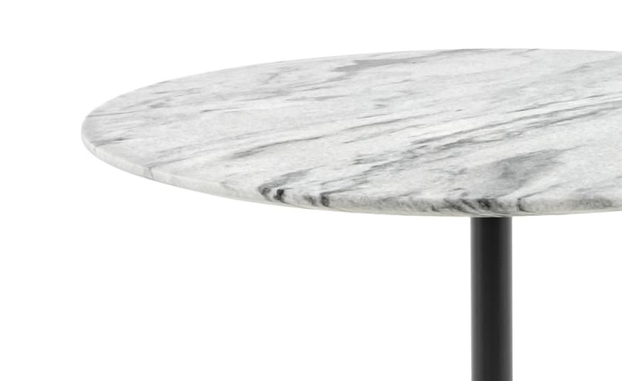 nelson pedestal table outdoor 17" dia.