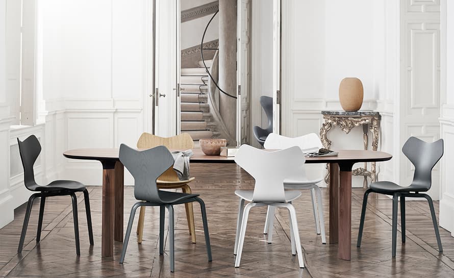 grand prix chair with wood legs