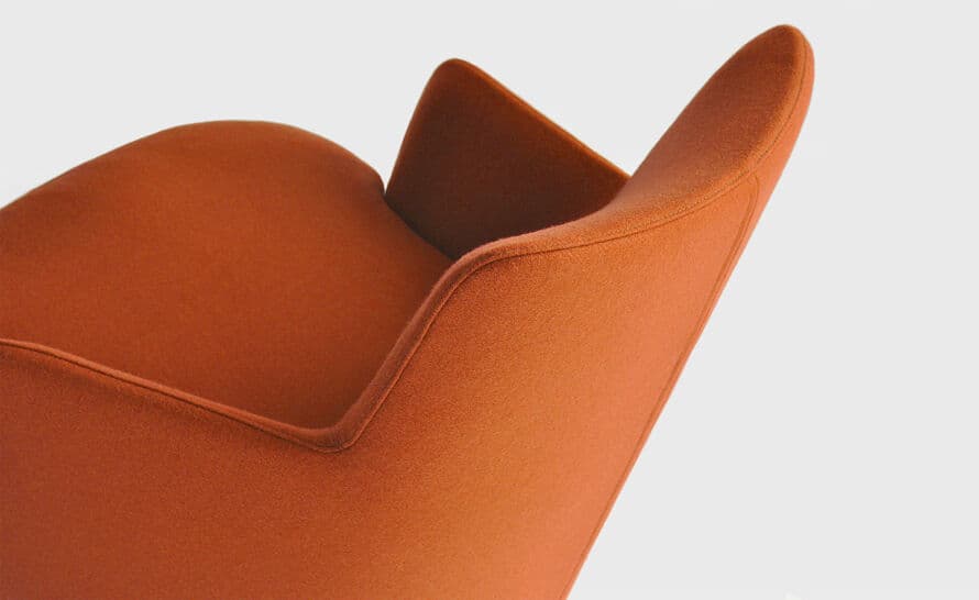 lo turn lounge chair