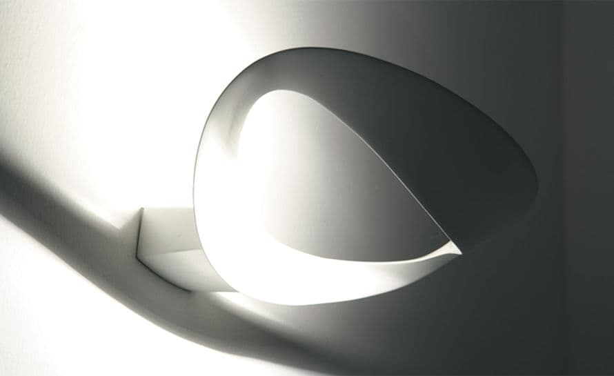 mesmeri wall light