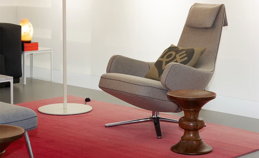 repos lounge chair & ottoman