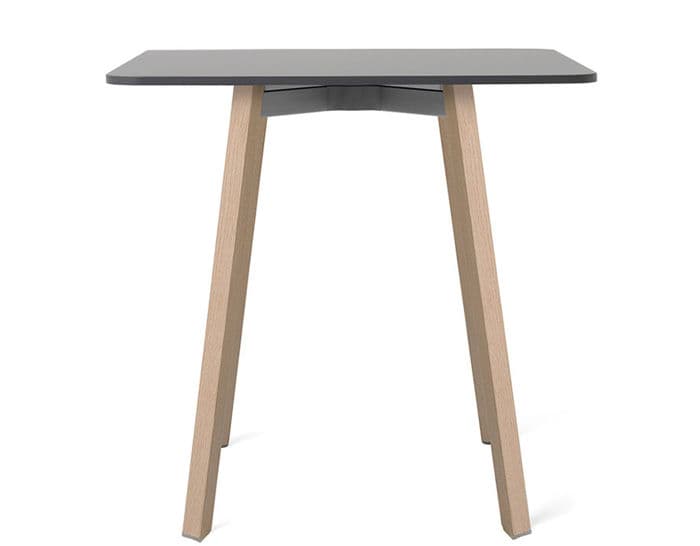 su cafe table