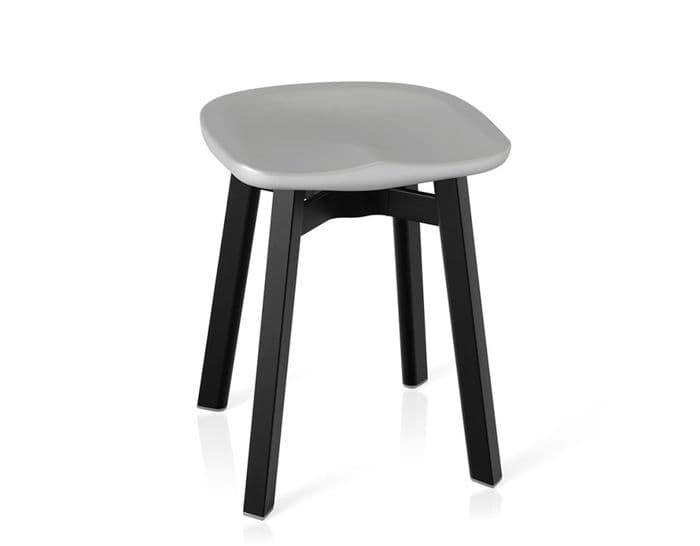 su small stool with plastic seat