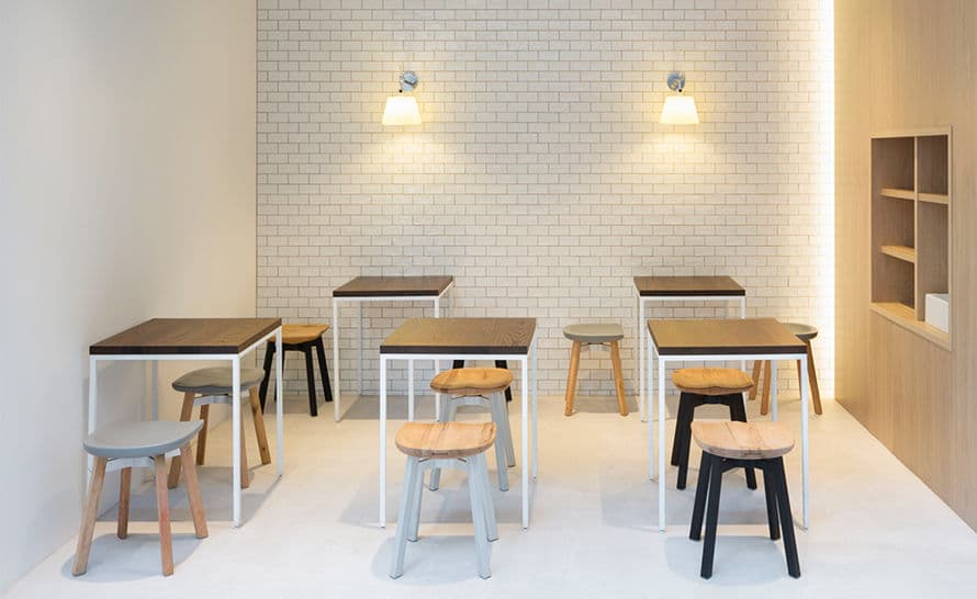 su small stool with plastic seat