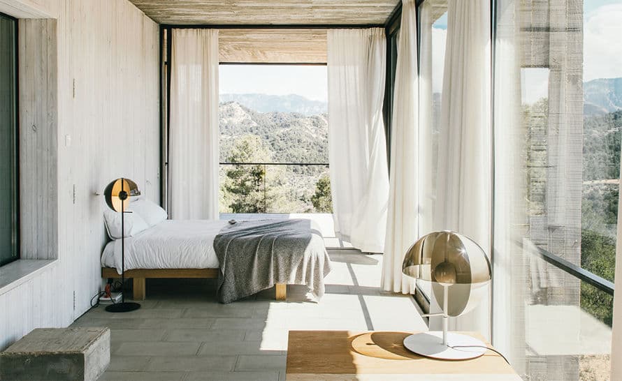 theia m table lamp