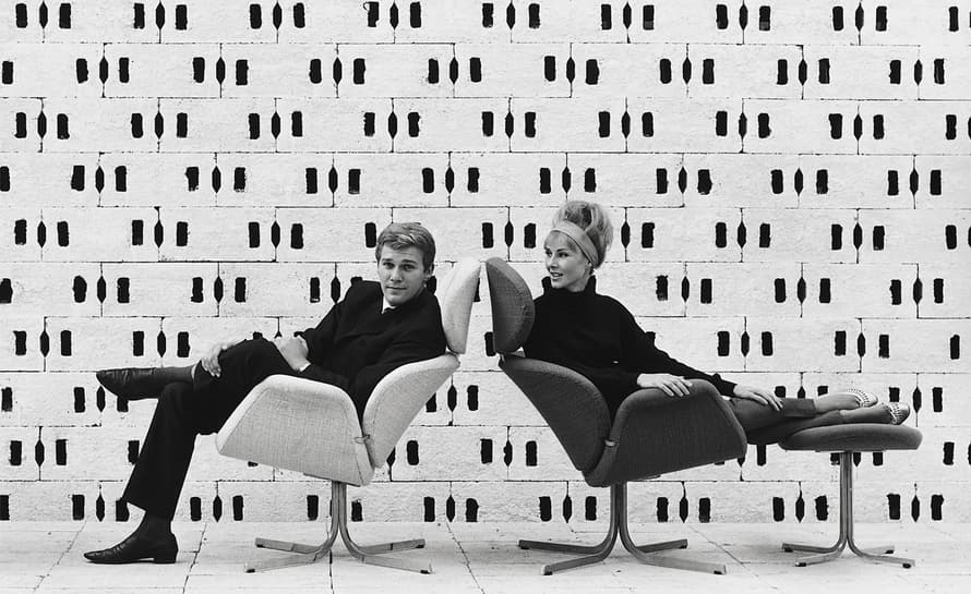 pierre paulin tulip chair & ottoman