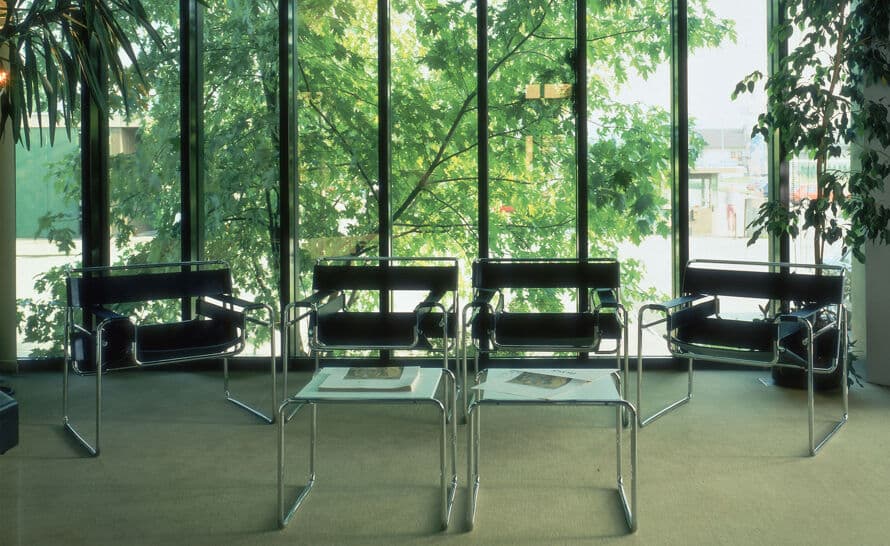 wassily lounge chair