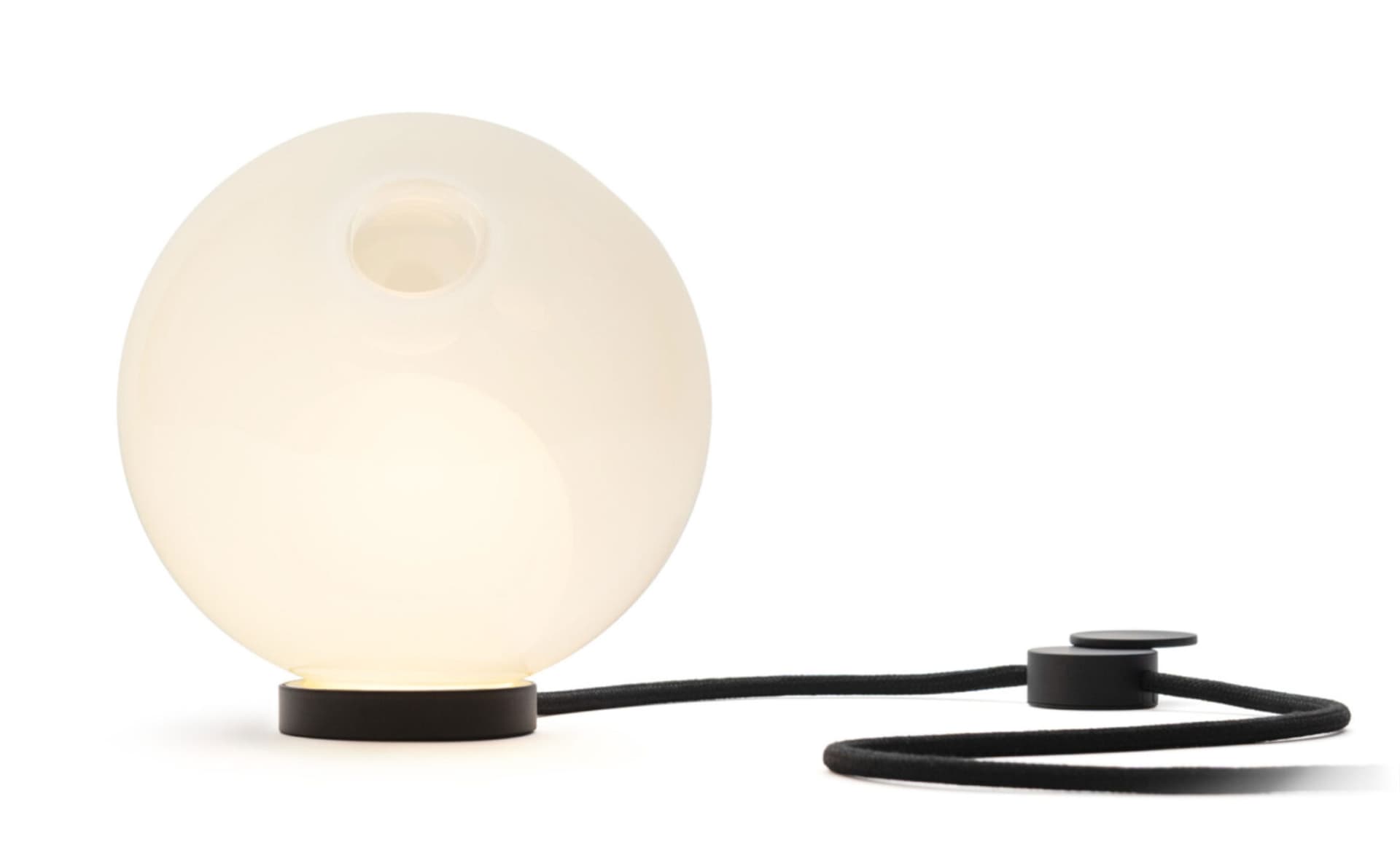 Bocci 28t Table Lamp / LED - 2500K / black / opaque white 2