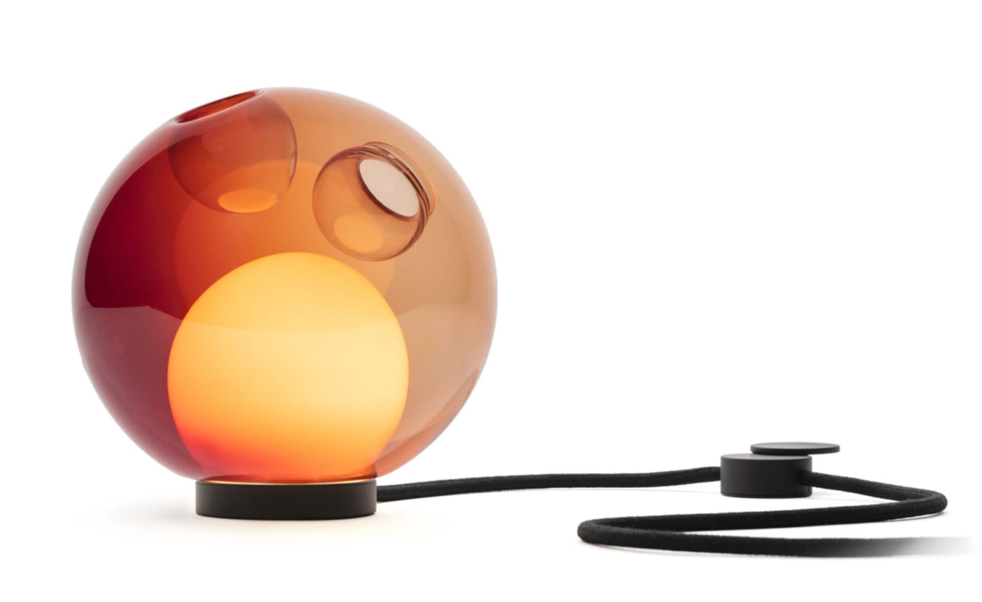 Bocci 28t Table Lamp / LED - 2500K / black / translucent red 1