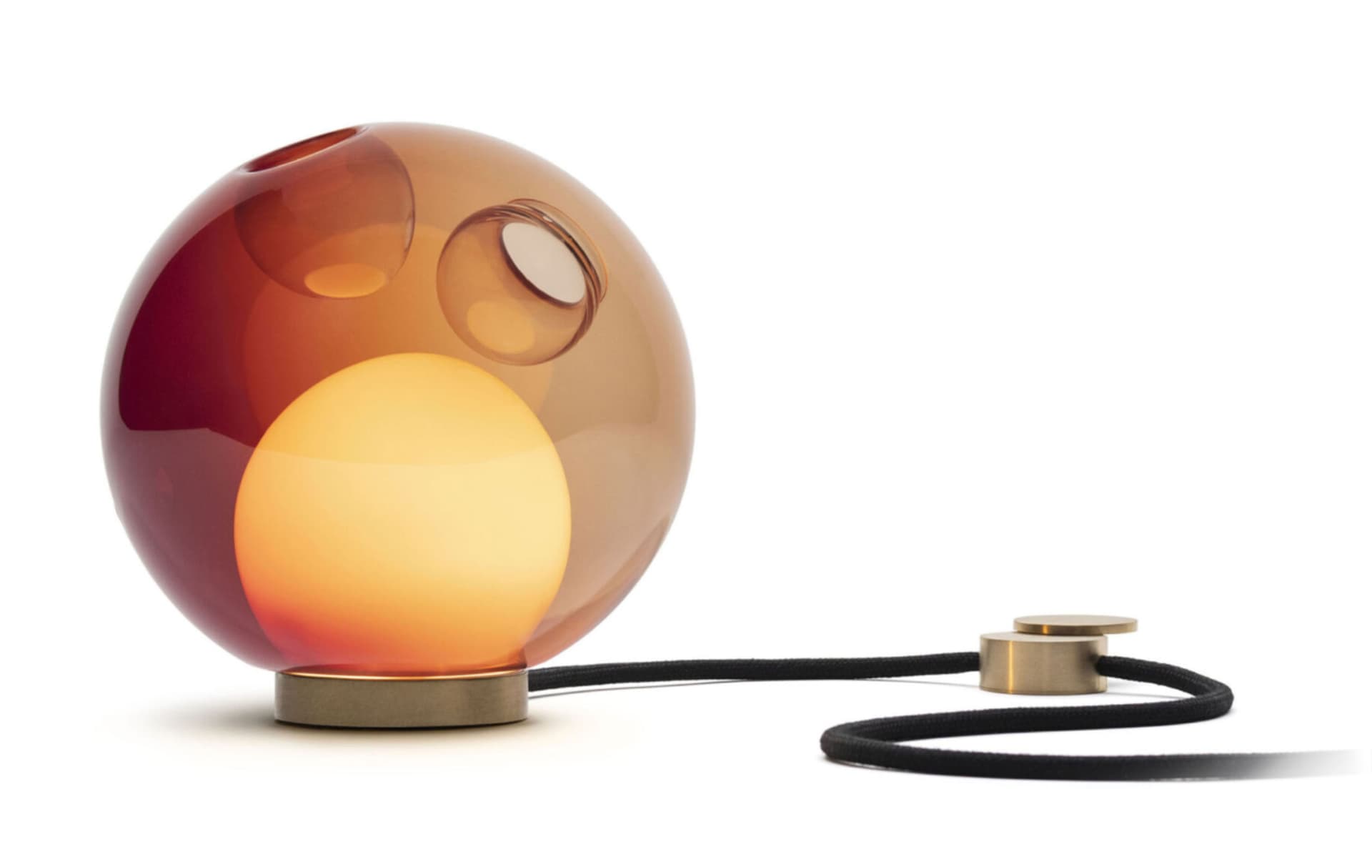 Bocci 28t Table Lamp / LED - 2700K / brass / translucent red 1
