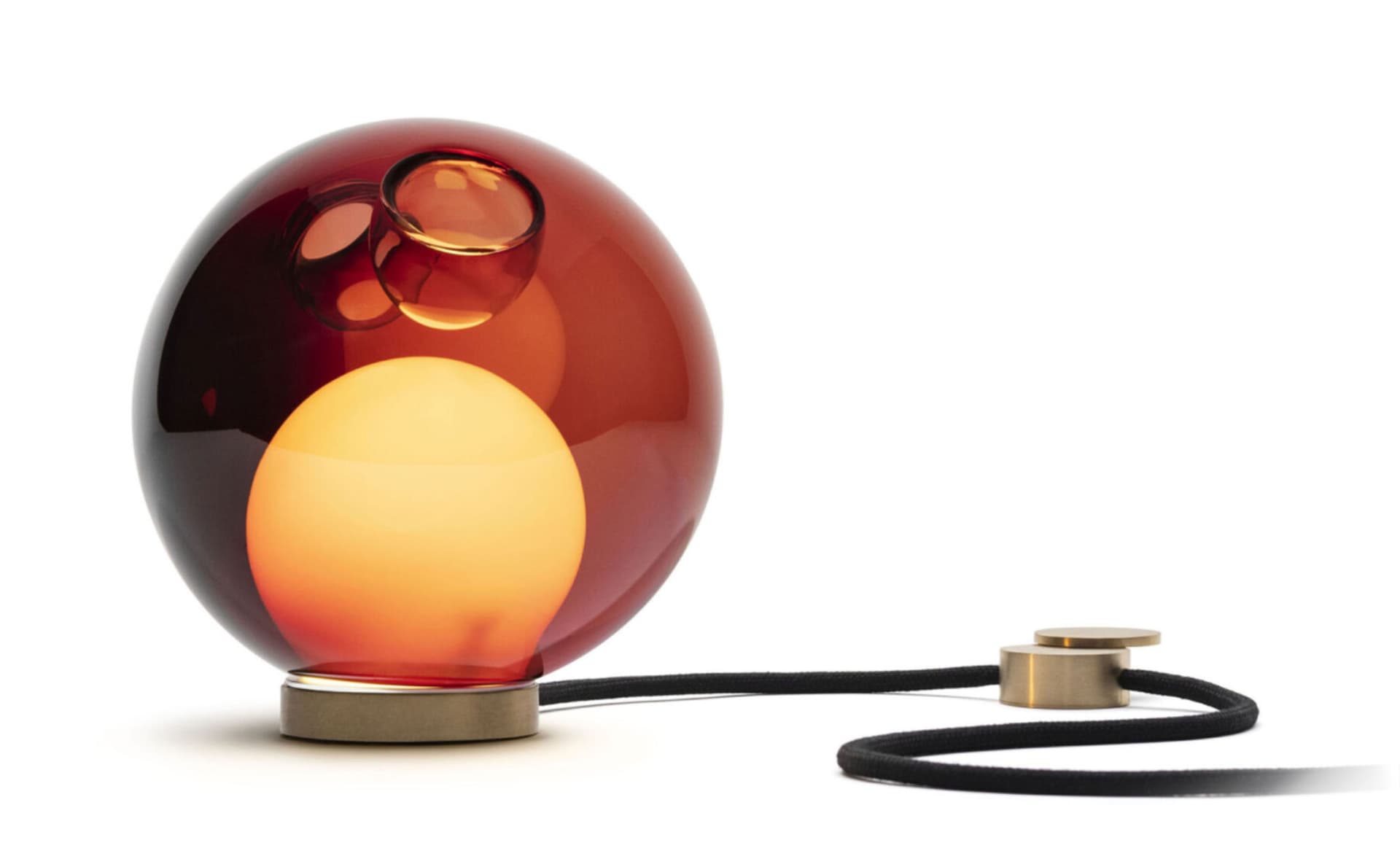 Bocci 28t Table Lamp / LED - 2700K / brass / translucent red 2
