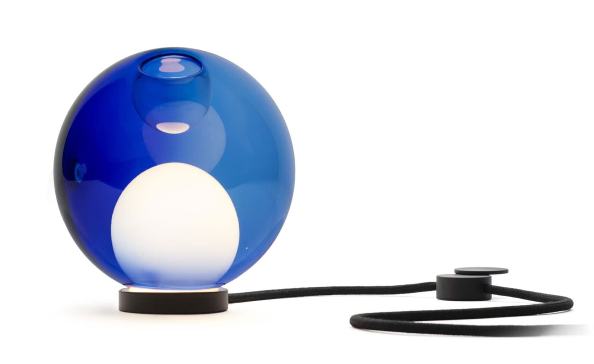 Bocci 28t Table Lamp / LED - 2700K / black / translucent blue 3