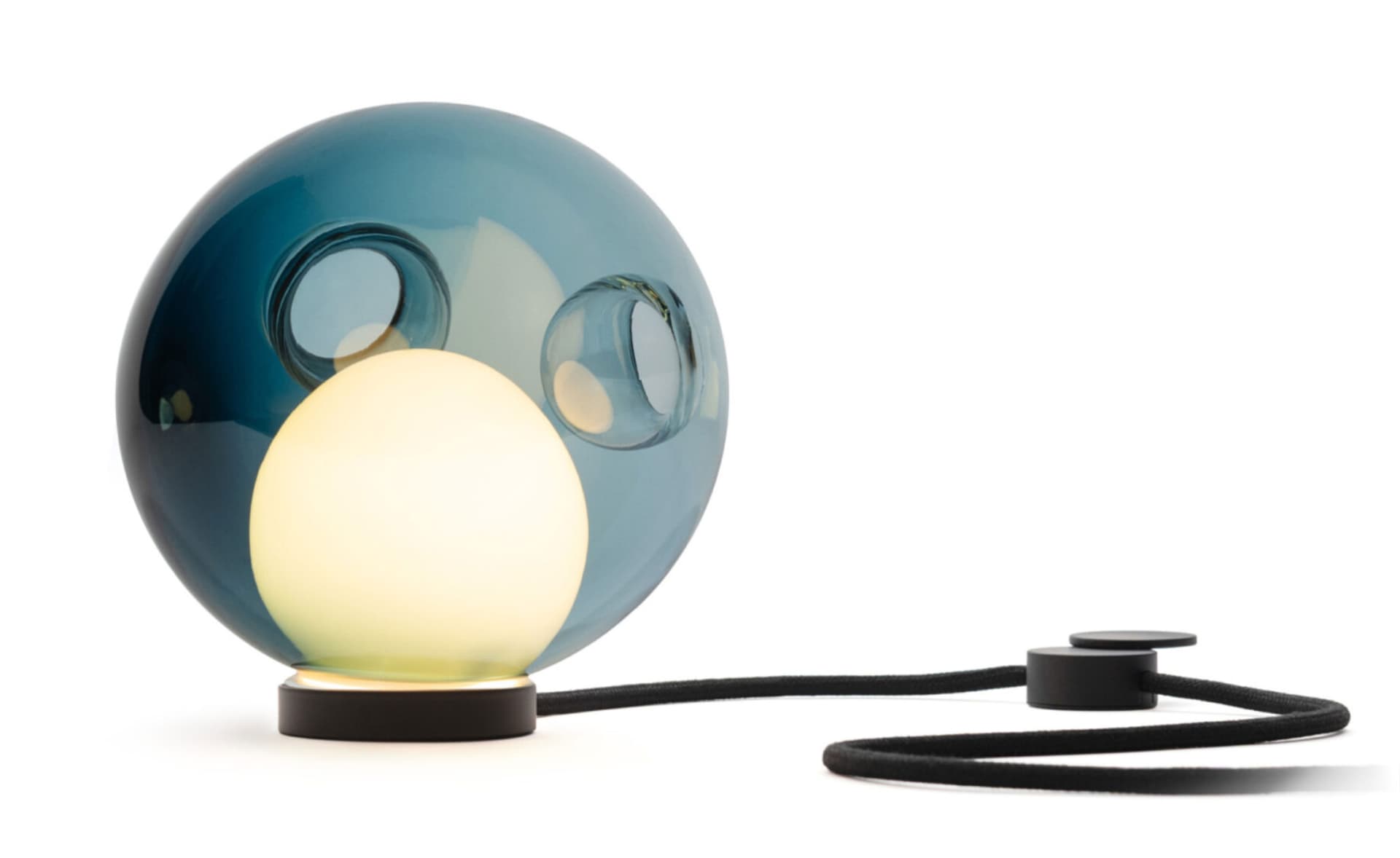 Bocci 28t Table Lamp / LED - 3000K / black / translucent blue 2