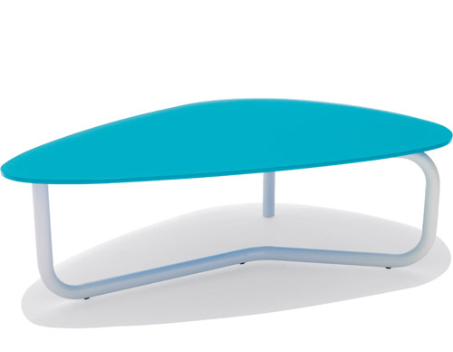 Tri Oval Table Lets You Enjoy A Luxurious Meal