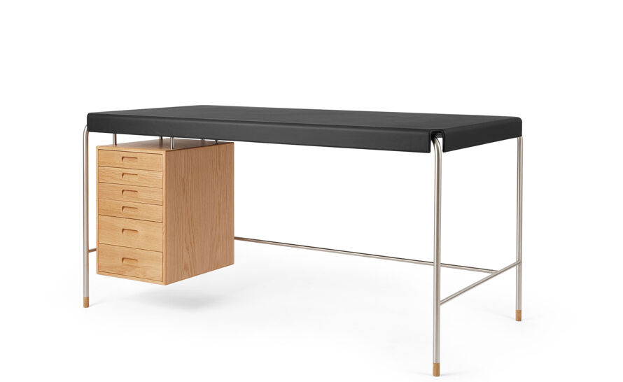 AJ52 Society Table by Arne Jacobsen for Carl Hansen & son | hive