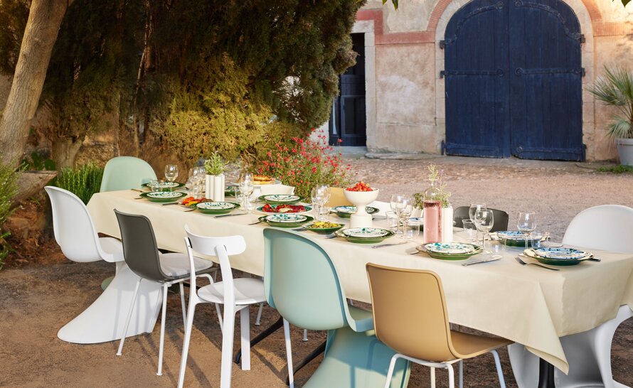 All Plastic Chair (APC) by Jasper Morrison for Vitra | hive