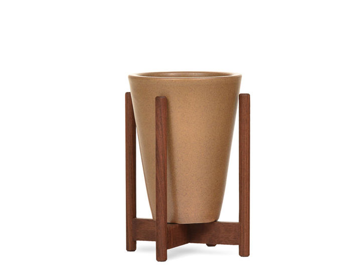 case+study+desktop+funnel+planter+with+wood+stand