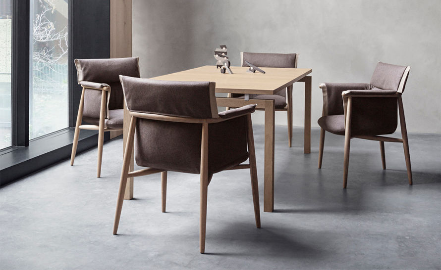 E005 Embrace Chair by Eoos for Carl Hansen | hive