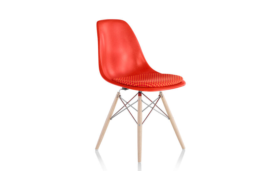 Vitra - Eames Plastic Side Chair DSR with seat cushion