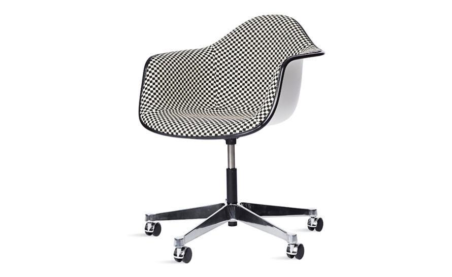 Eames Molded Fiberglass Task Armchair with Seatpad – Herman Miller