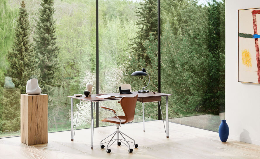 FH3605 Writing Desk by Arne Jacobsen from Fritz Hansen hive