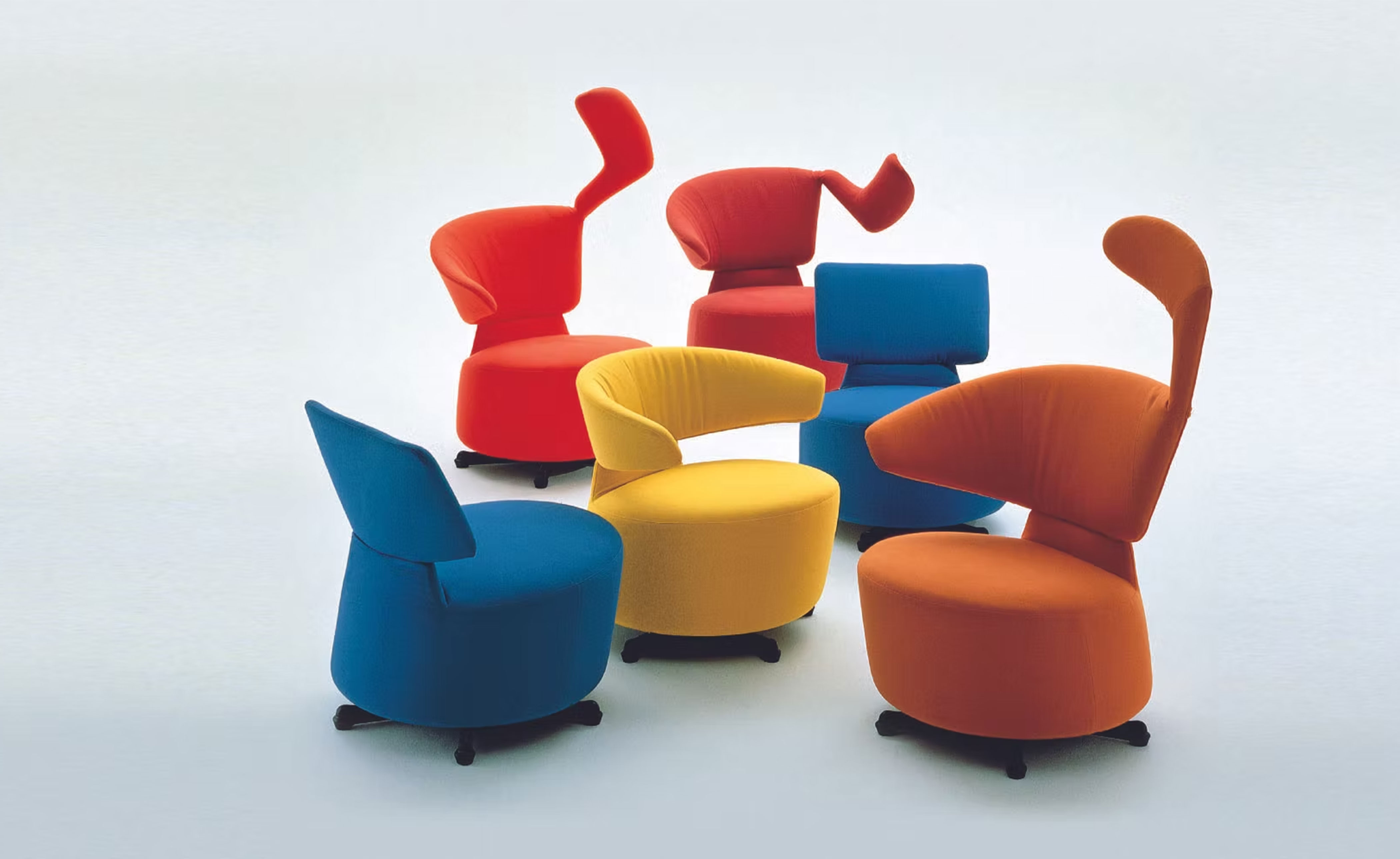 Aki Swivel Chair
