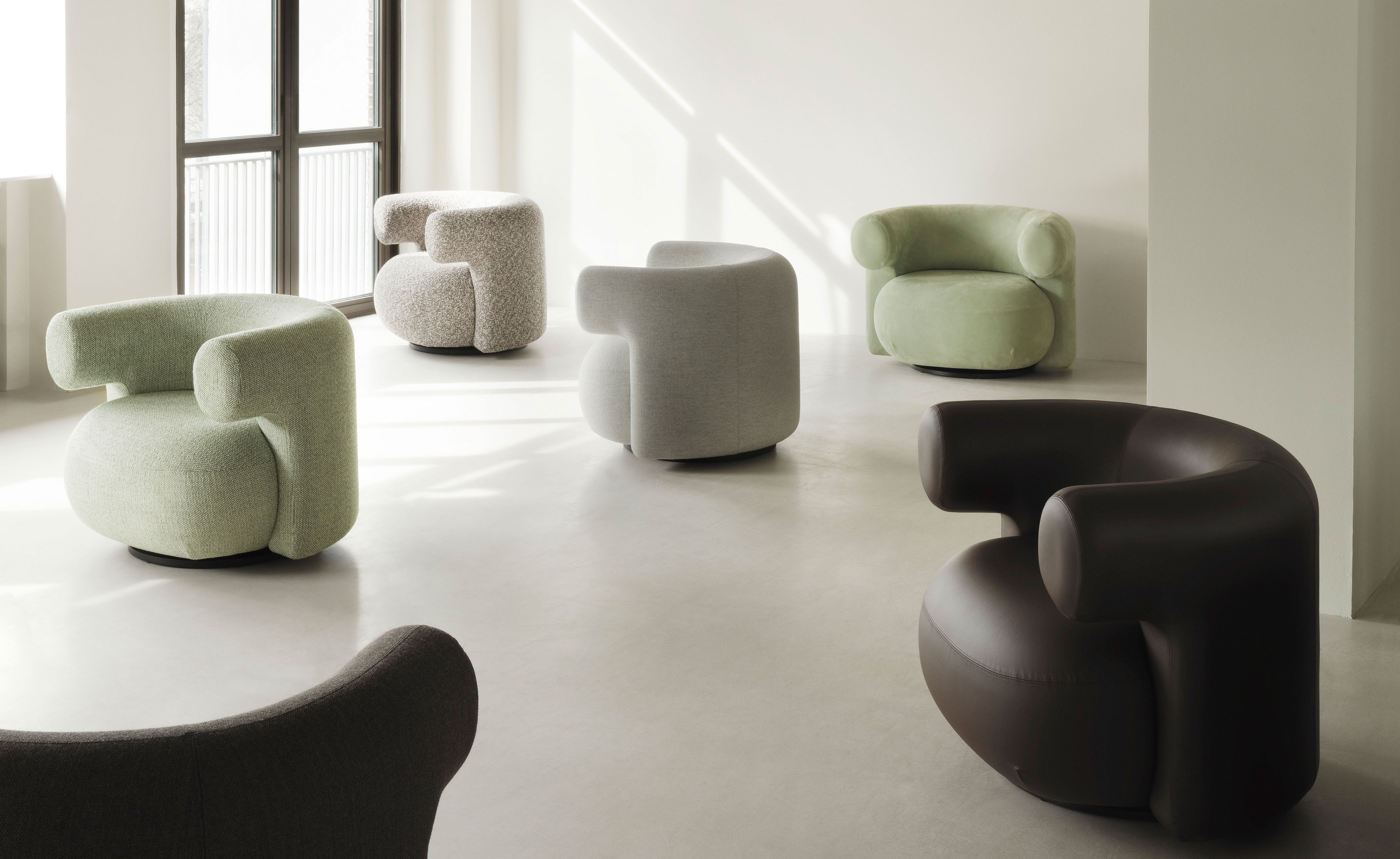 Burra Swivel Lounge