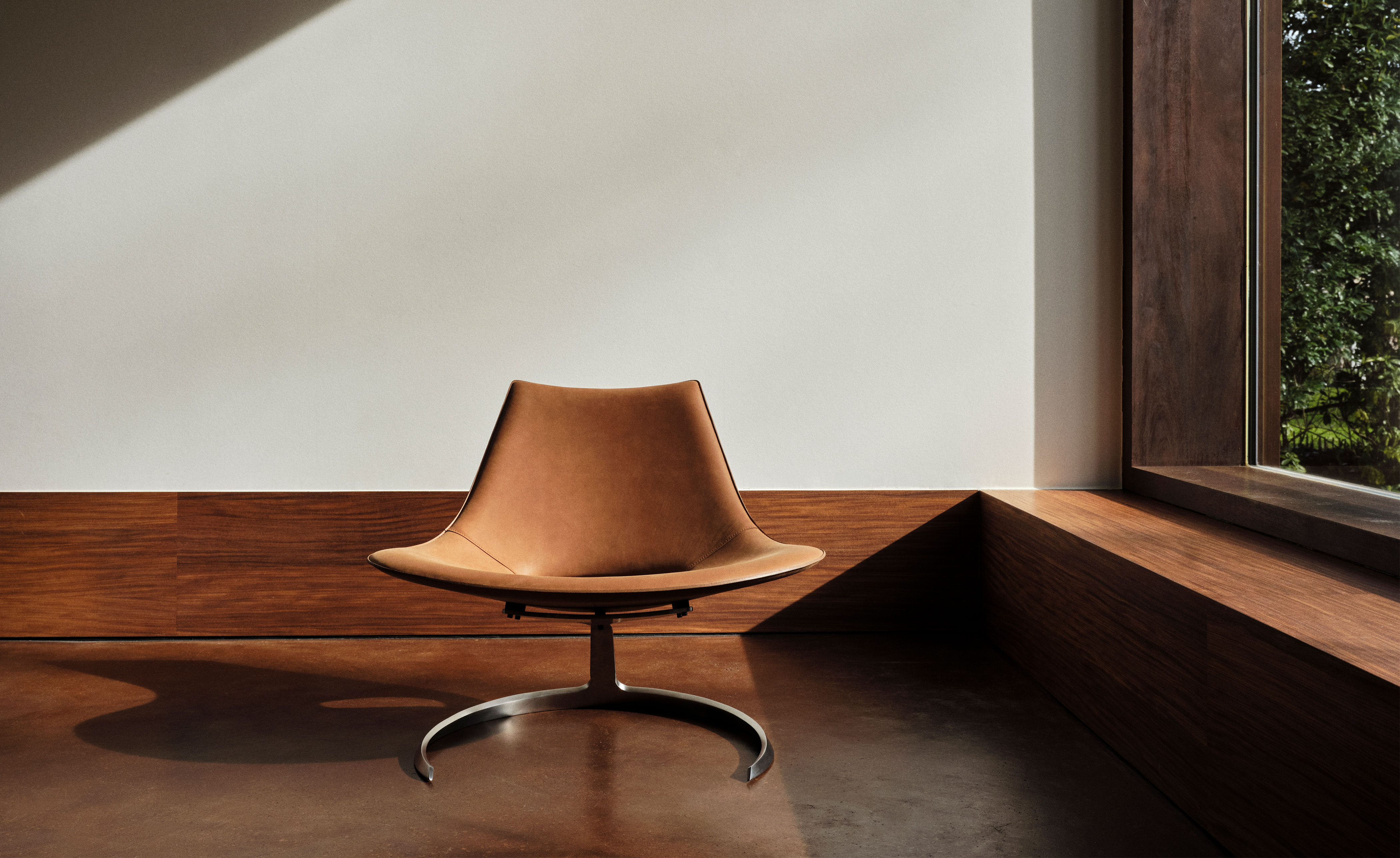 FK64 Scimitar Chair