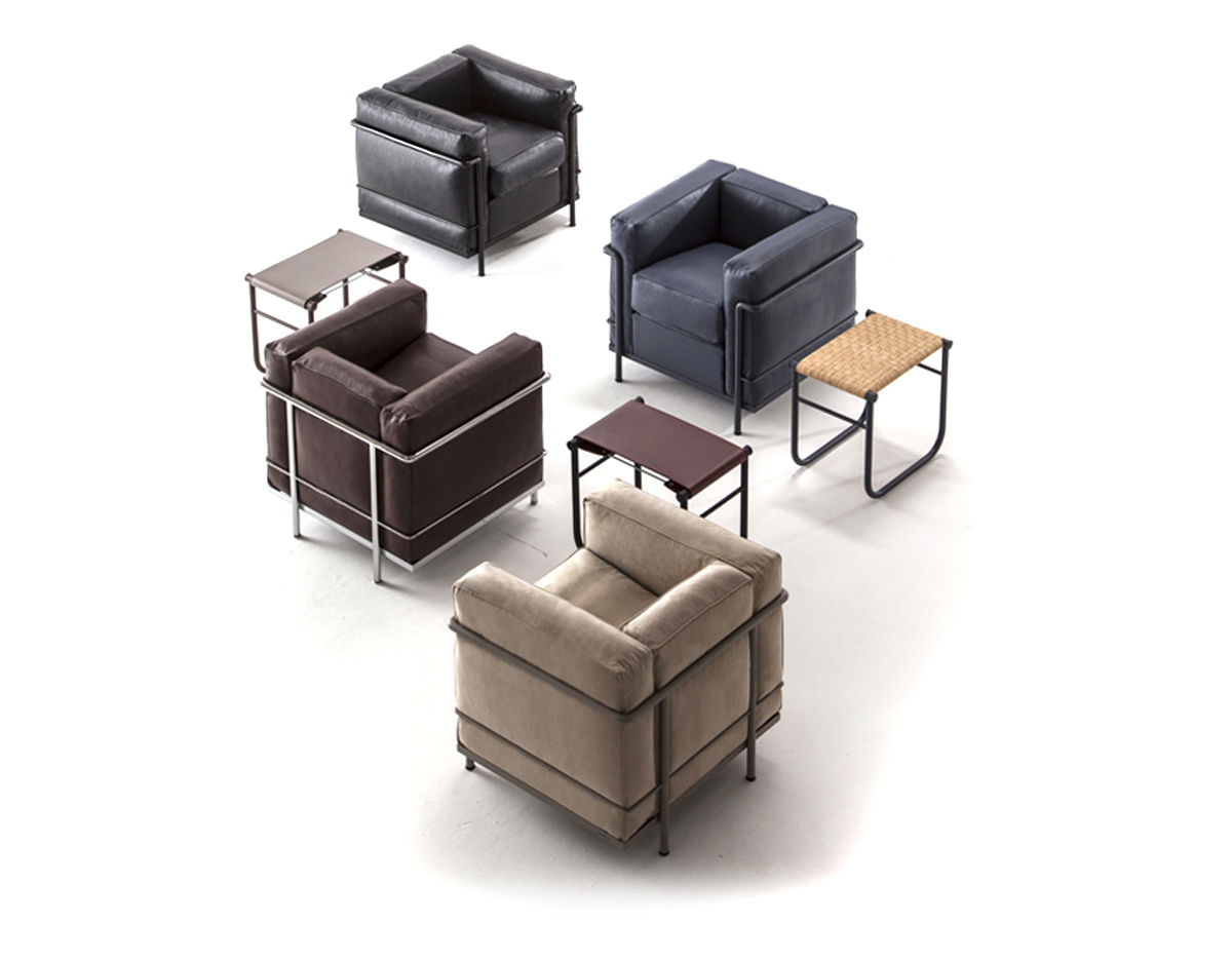 Two armchairs. Кресло Ле Корбюзье. Cassina Mex Cube. Cassina мебель кресло японский дизайнер. Ле Корбюзье мебель.