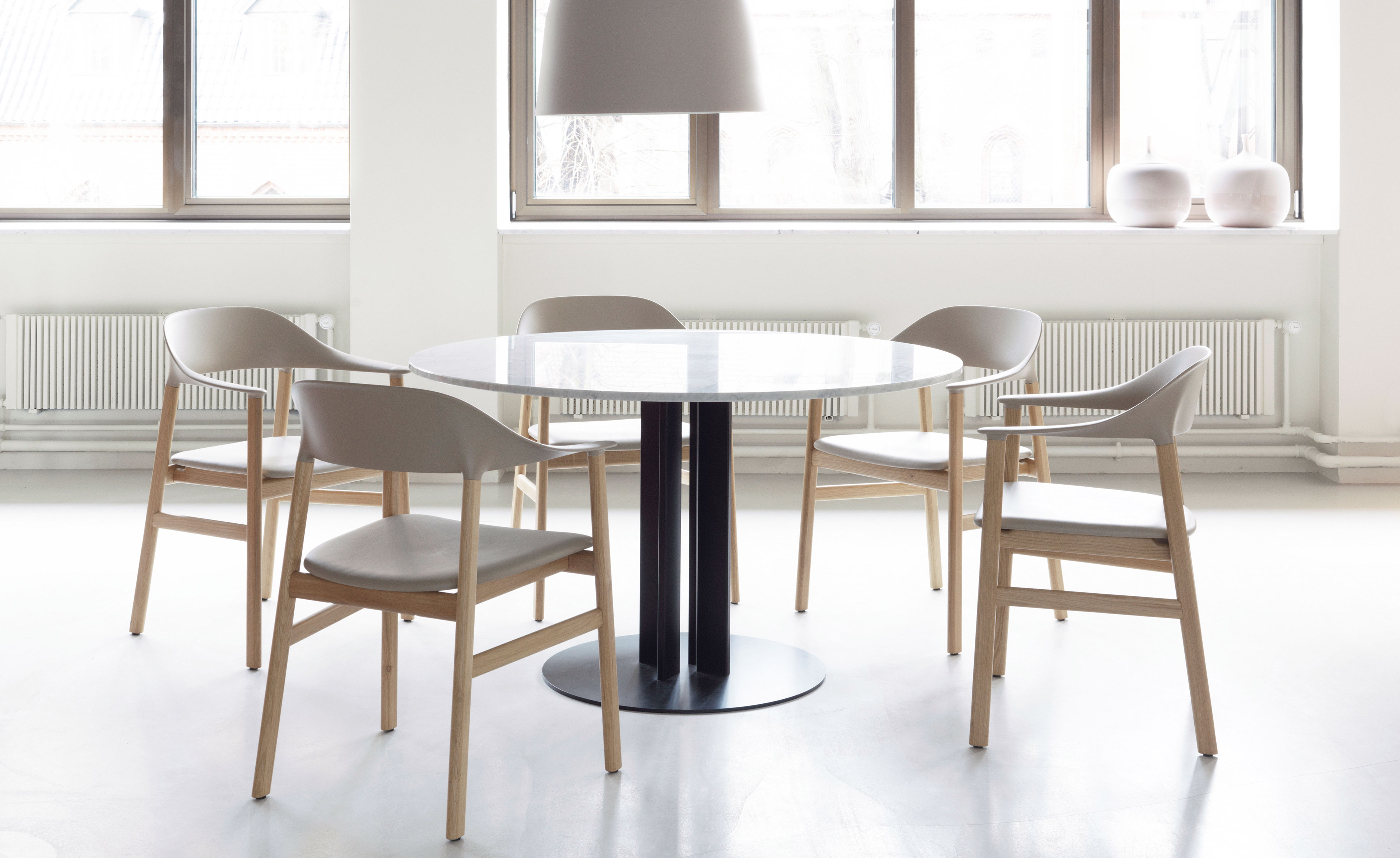 Scala Dining Table