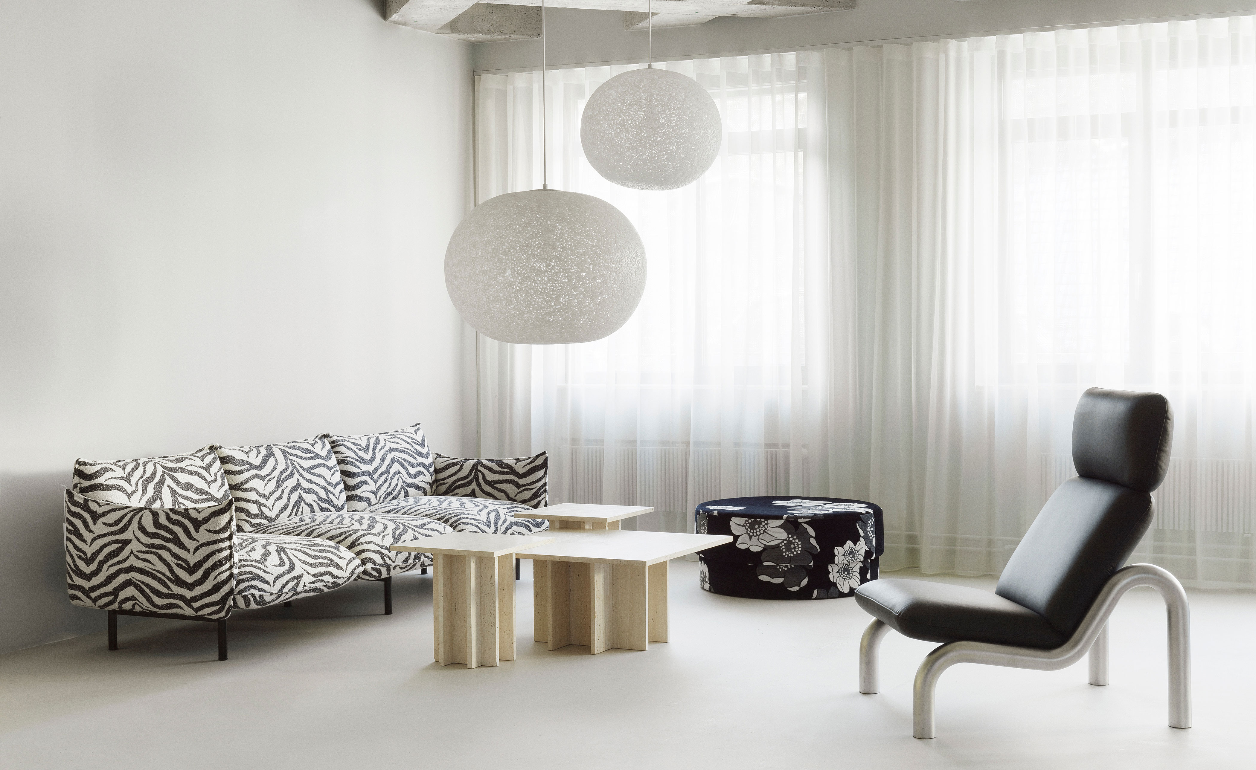 Tube Lounge