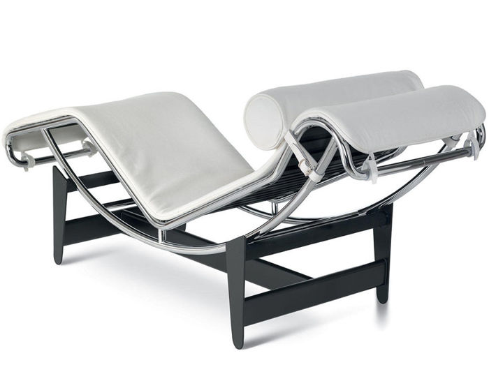Le Corbusier LC4 Chaise lounge Cassina - AptDeco
