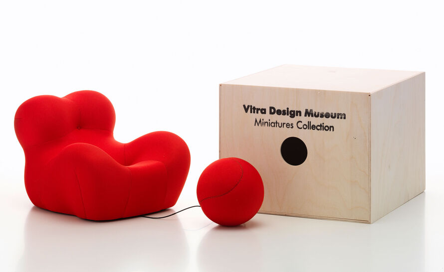Miniature Gaetano Pesce La Mamma Chair produced by Vitra Design