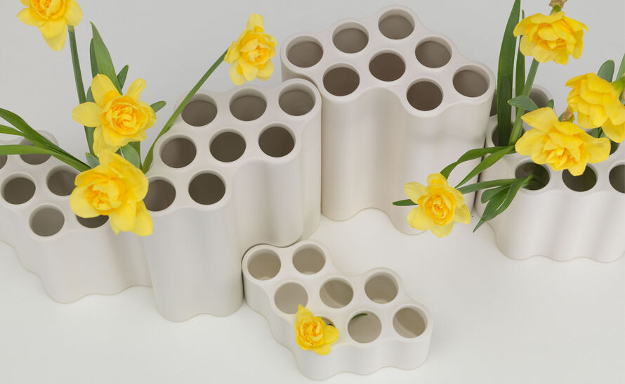 Nuage Vase Céramique by Ronan & Erwan Bouroullec for Vitra | hive