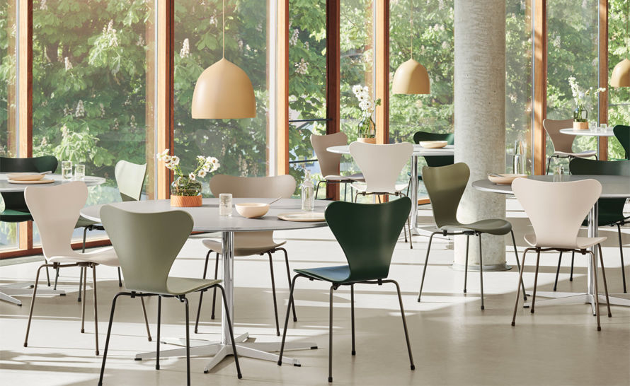 Rusteloosheid Om toevlucht te zoeken Eerbetoon Arne Jacobsen Series 7 Colored Chair for Fritz Hansen | hive