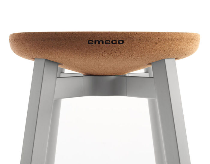 su stool with cork seat