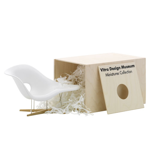 Miniature Eames La Chaise