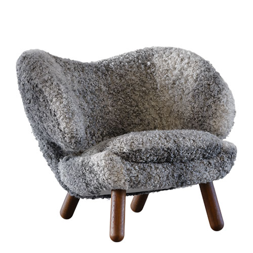 Pelican Chair with Sheepskin