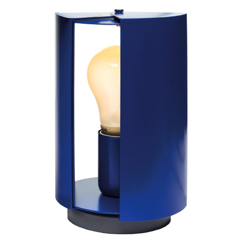 Pivotante a Poser Table Lamp
